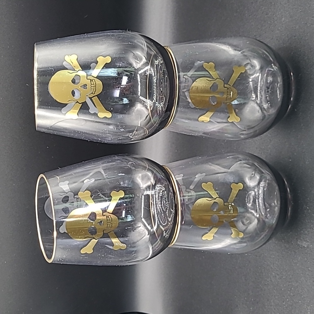 Set of 4 Skull Crossbones Gold Rim Acrylic Stemless 19 oz Wine Glass Smoky